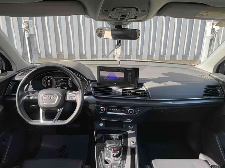 Фото 12 - Audi Q5L