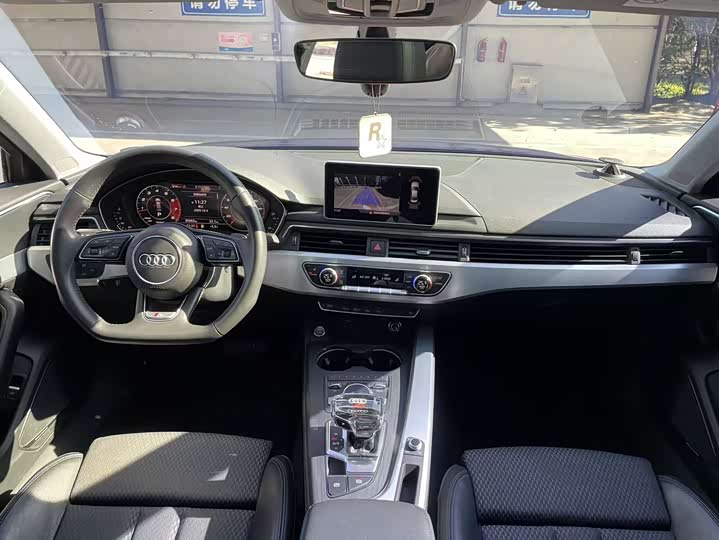 Фото 13 - Audi Q5L