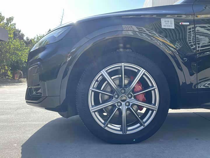 Фото 6 - Audi Q5L