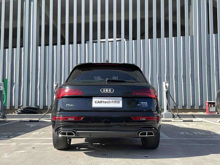 Фото 7 - Audi Q5L