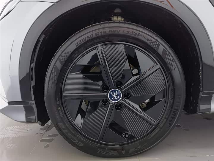 Фото 17 - BYD Song L