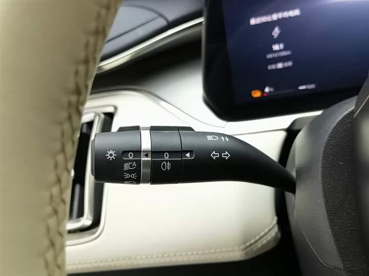 Фото 21 - BYD Song L