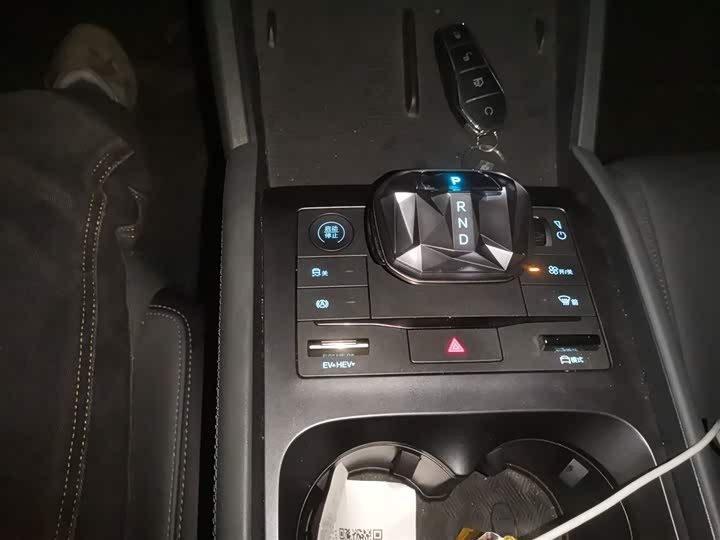 Фото 14 - BYD Qin L