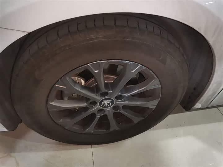 Фото 23 - BYD Qin L