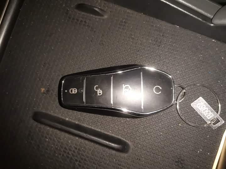 Фото 9 - BYD Qin L