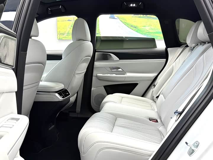 Фото 9 - XPeng G9