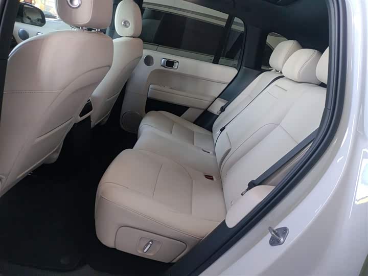 Фото 17 - LiXiang L6