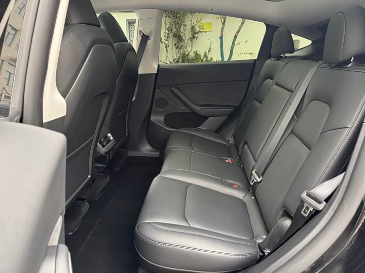 Фото 12 - Tesla Model Y