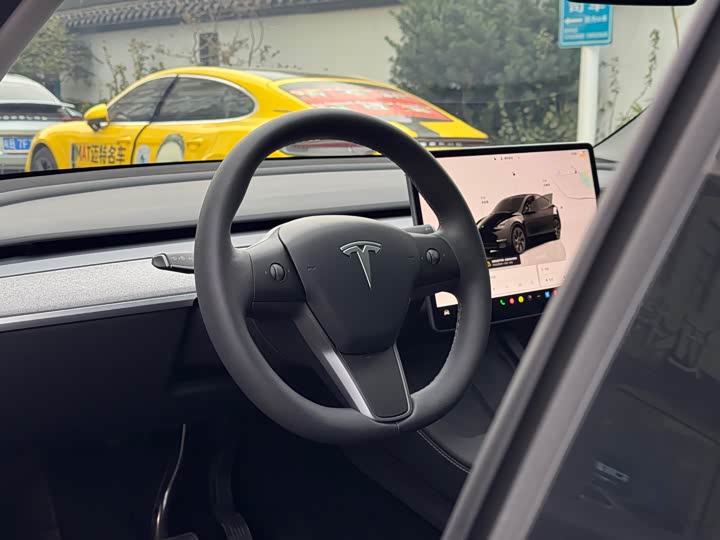 Фото 13 - Tesla Model Y