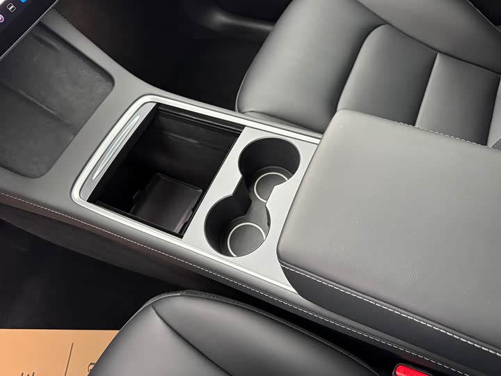 Фото 17 - Tesla Model Y