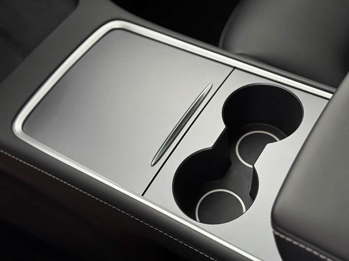 Фото 18 - Tesla Model Y