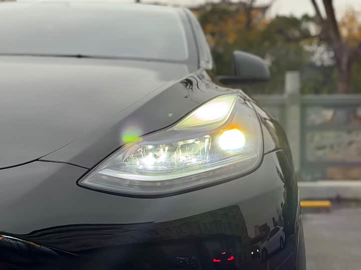 Фото 6 - Tesla Model Y