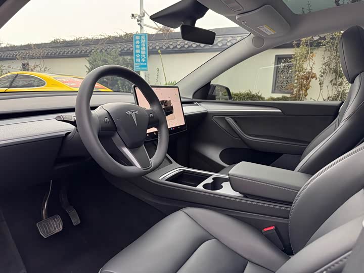 Фото 8 - Tesla Model Y