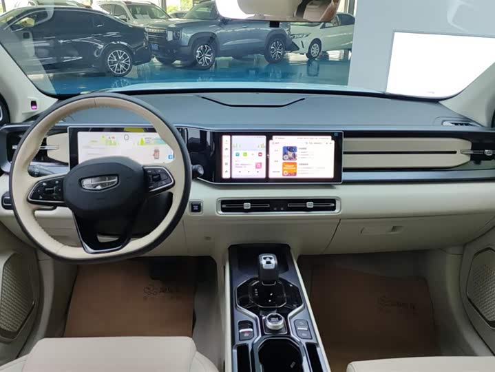 Фото 12 - Geely Icon