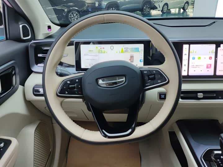 Фото 15 - Geely Icon