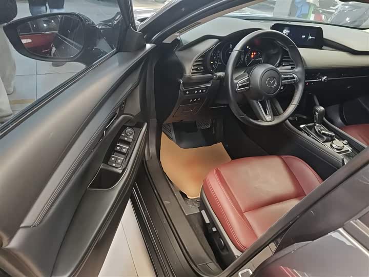 Фото 16 - Mazda 3 (Axela)