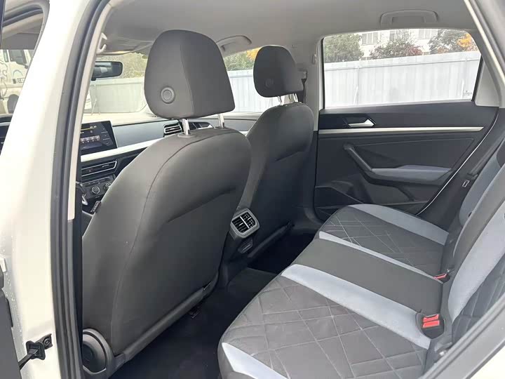 Фото 6 - Volkswagen Lavida