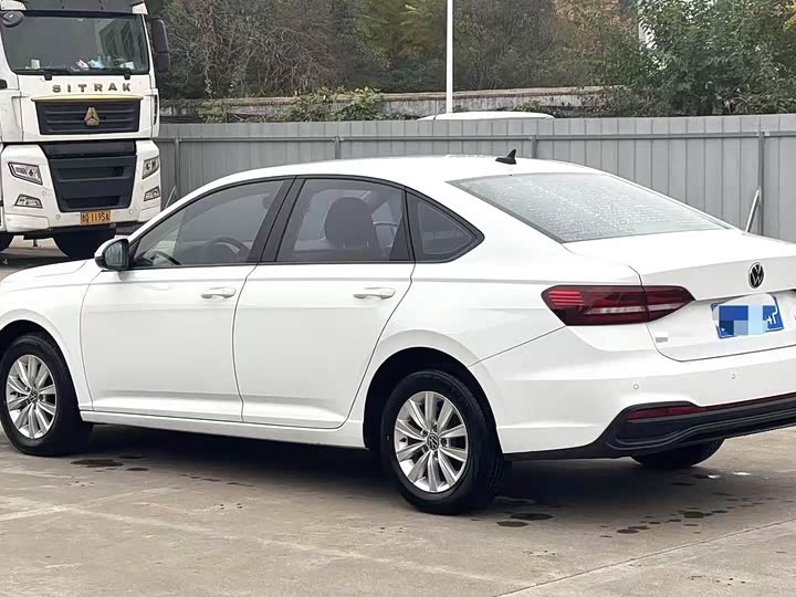 Фото 9 - Volkswagen Lavida