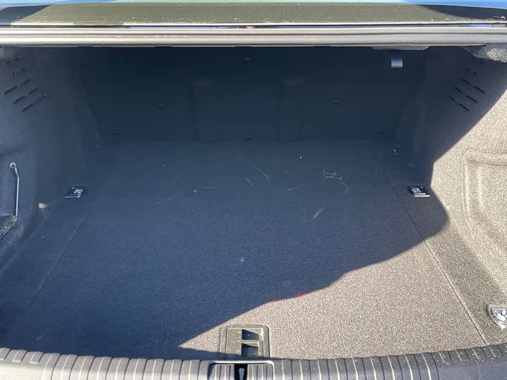 Фото 16 - Audi A6L