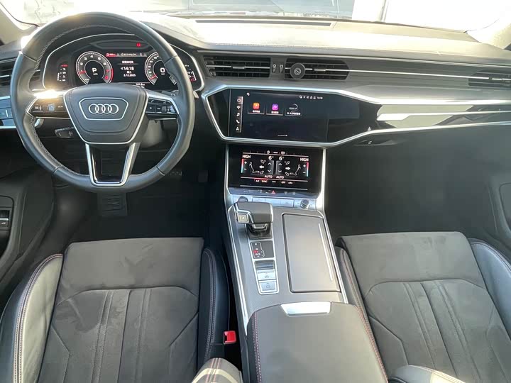 Фото 8 - Audi A6L