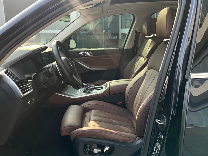 Фото 16 - BMW X5