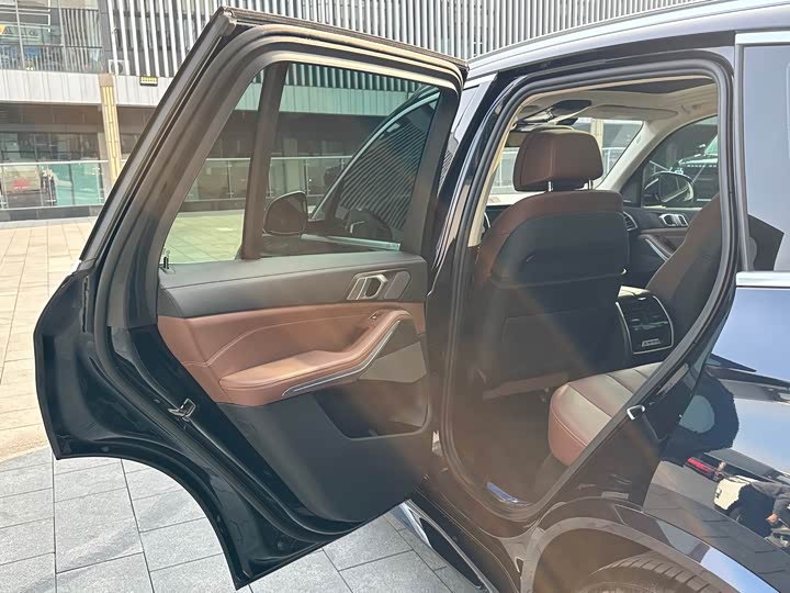 Фото 17 - BMW X5