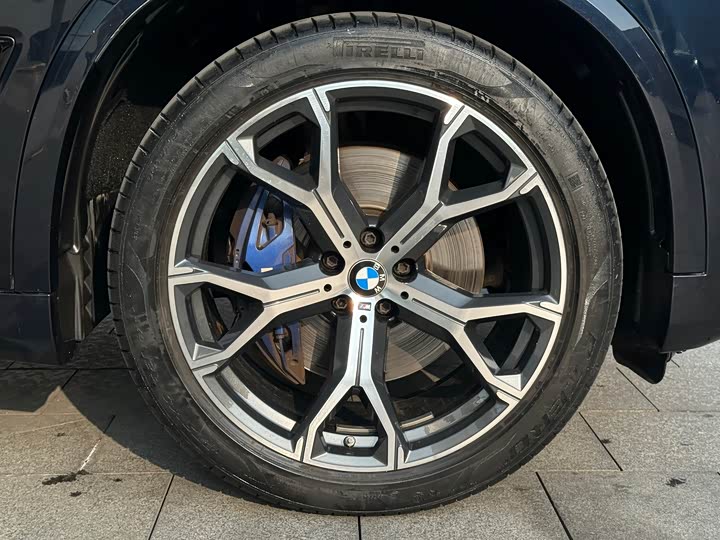Фото 26 - BMW X5