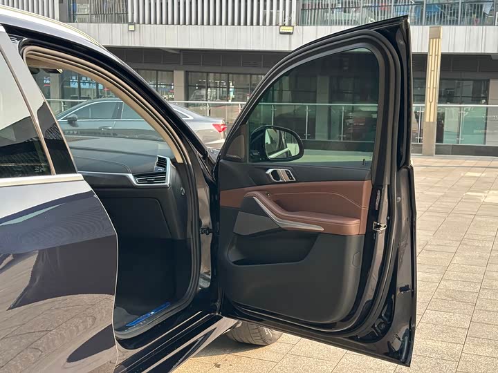 Фото 27 - BMW X5