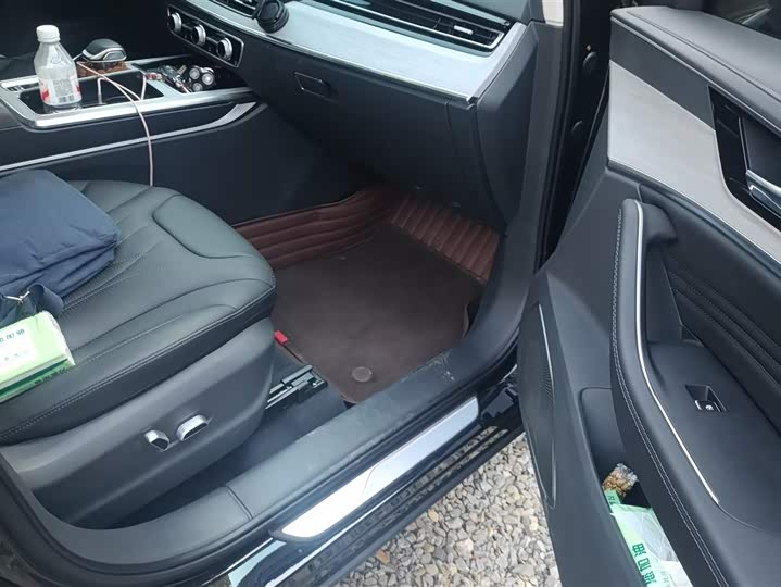 Фото 8 - Hongqi HS5