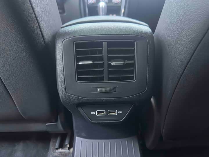 Фото 16 - Volkswagen T-Roc