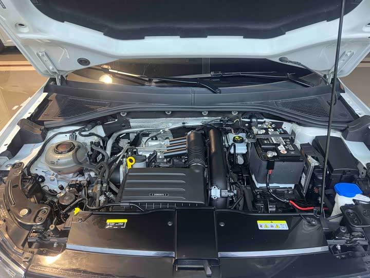 Фото 18 - Volkswagen T-Roc