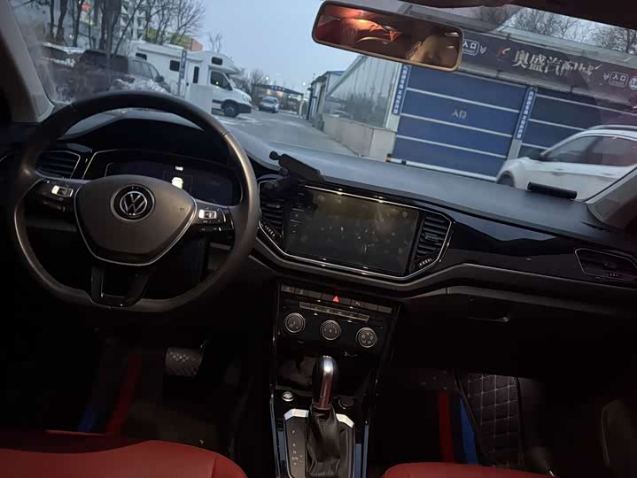 Фото 4 - Volkswagen T-Roc