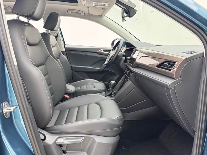 Фото 10 - Volkswagen Tharu