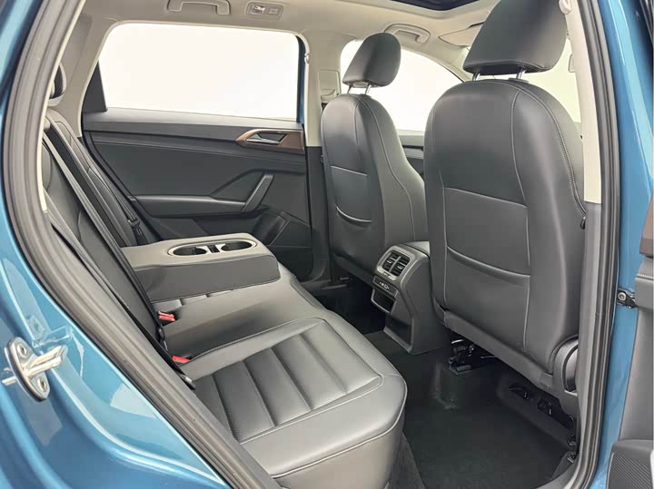 Фото 12 - Volkswagen Tharu