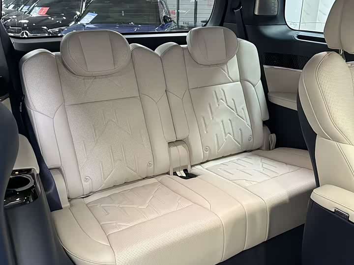 Фото 18 - Zeekr 009