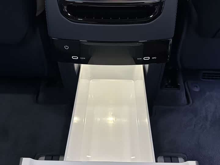 Фото 20 - Zeekr 009