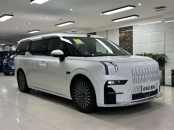 Фото 3 - Zeekr 009