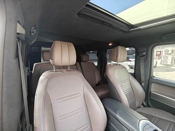 Фото 9 - Mercedes-Benz G-Class