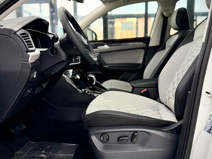 Фото 10 - Volkswagen Tayron