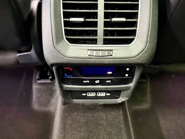 Фото 16 - Volkswagen Tayron