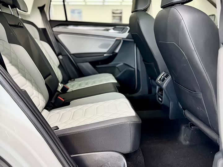 Фото 20 - Volkswagen Tayron