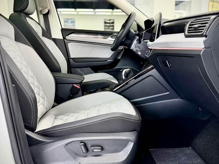 Фото 22 - Volkswagen Tayron