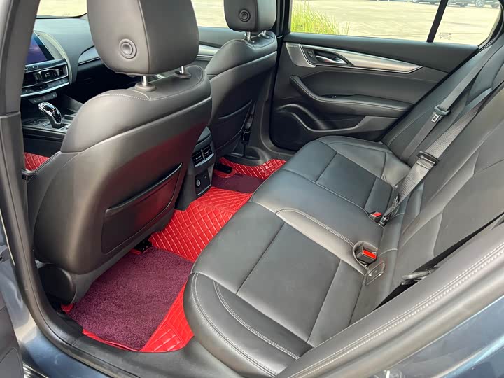 Фото 10 - Cadillac CT5