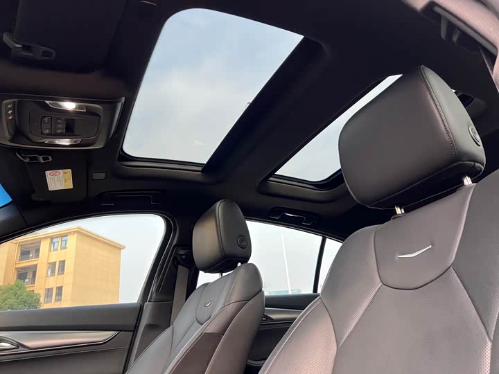 Фото 12 - Cadillac CT5