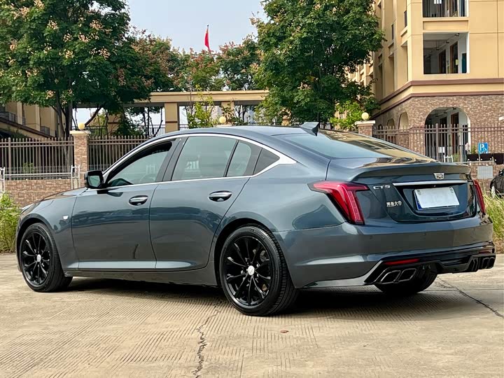 Фото 14 - Cadillac CT5