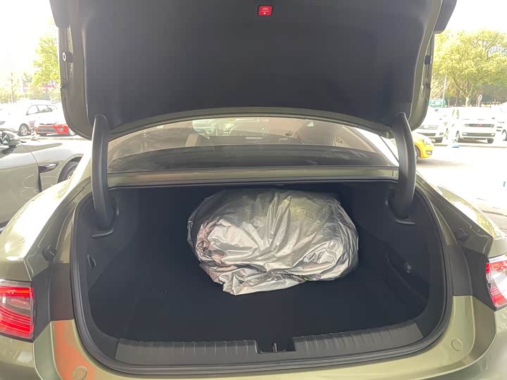 Фото 13 - Xiaomi SU7