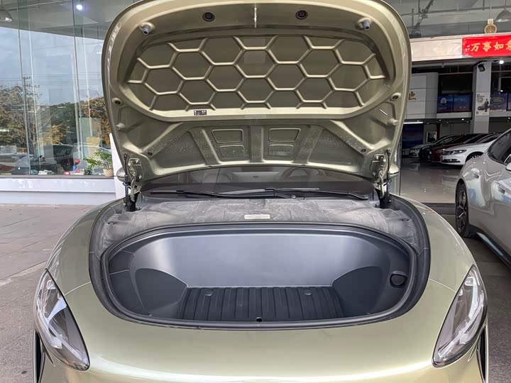 Фото 14 - Xiaomi SU7