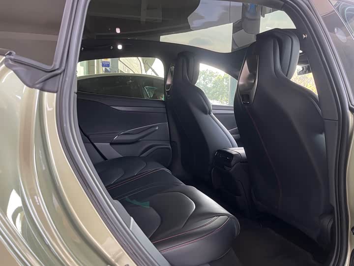 Фото 18 - Xiaomi SU7