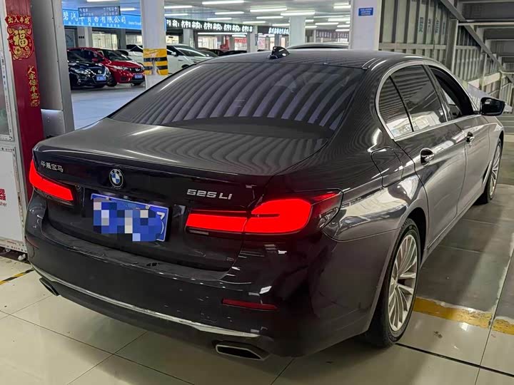 Фото 2 - BMW 5 Series