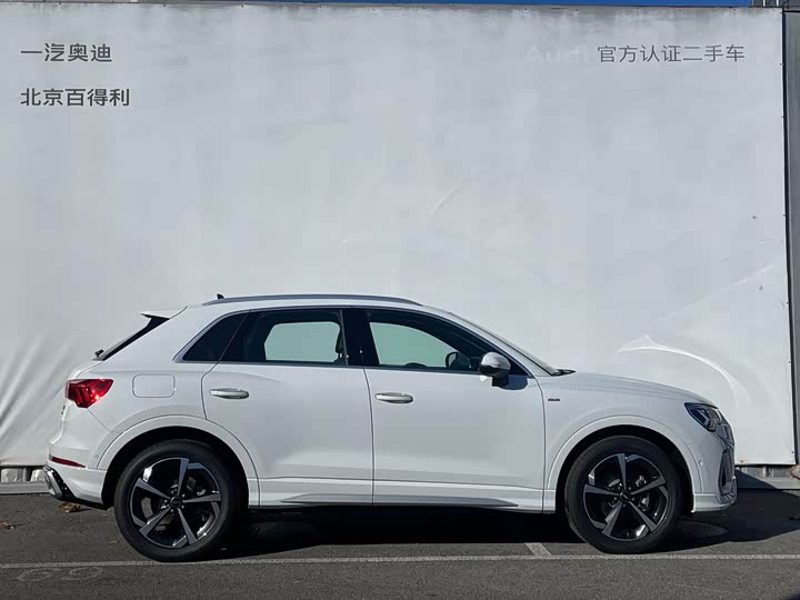 Фото 4 - Audi Q3